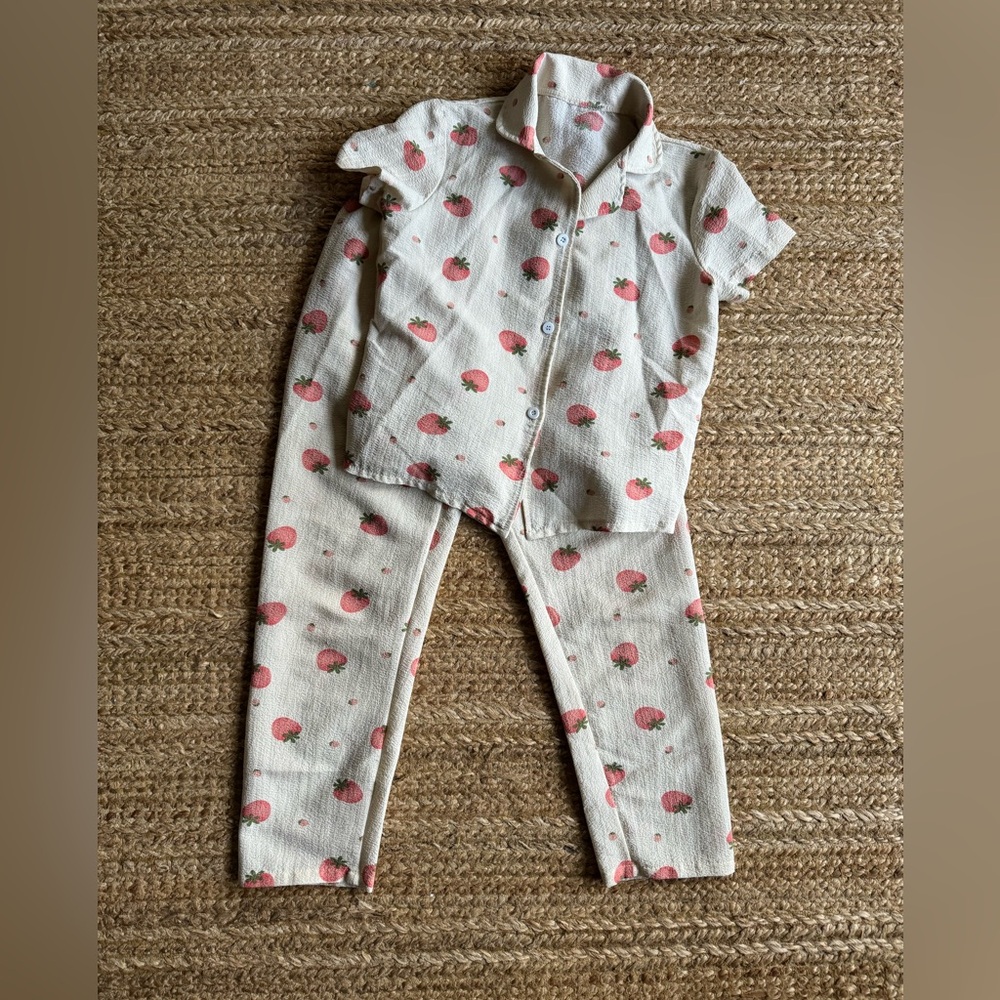 Girls, strawberry print pajamas